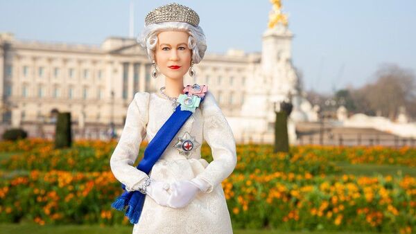La muñeca Barbie de la Reina Isabel II se agotó en tiempo récord