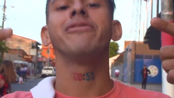 Hincha cerrista se tatuó en el cuello el 100:55 y lo dedicó a Patiño