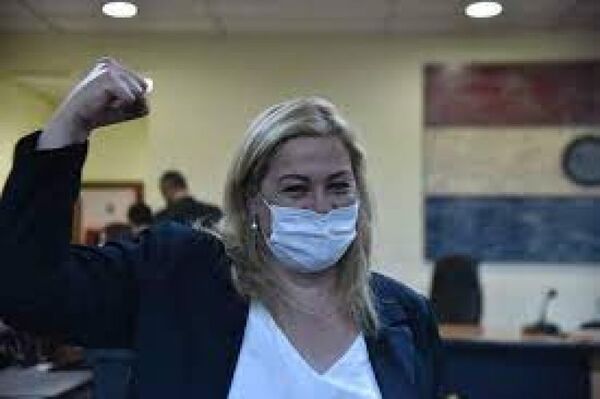 Absuelven de culpa y pena a María Esther Roa