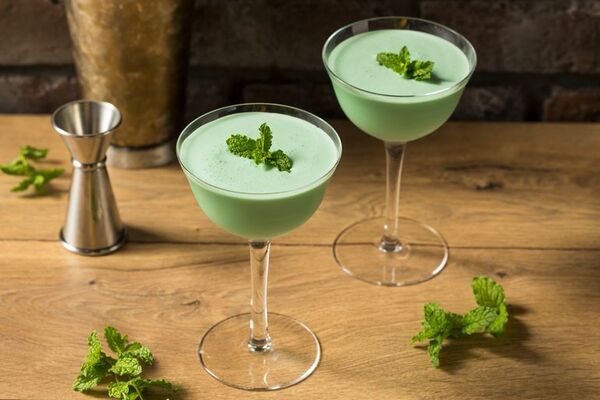 Cóctel saltamontes o grasshopper, la fórmula perfecta para una fiesta - Gastronomía - ABC Color