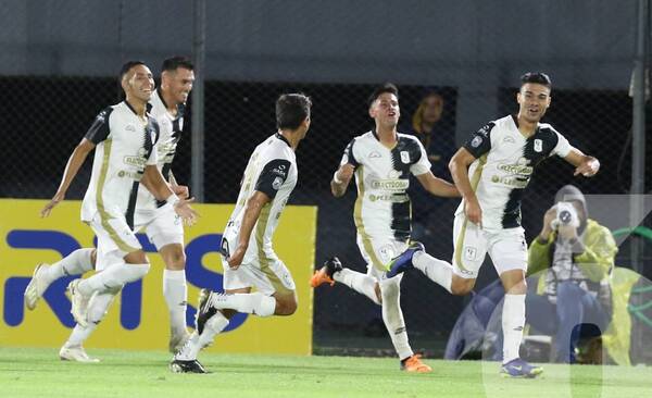 Crónica / "Jugoso" premio a los jugadores de Tacuary por tumbar a Cerro