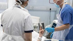 COVID-19: paciente dio positivo durante un récord de 505 días seguidos, según estudio