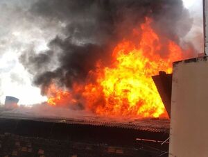 Incendio consumió por completo un inquilinato en Hernandarias - ABC en el Este - ABC Color