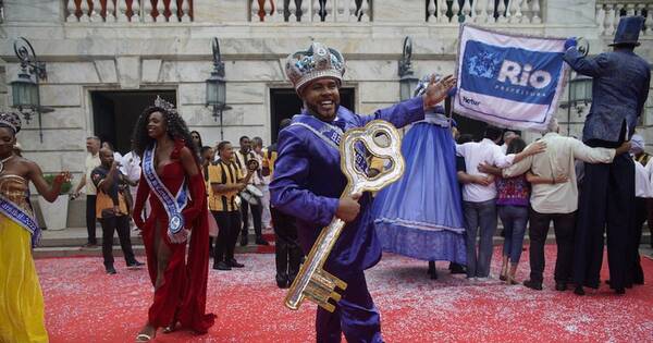 La Nación / El carnaval vuelve a brillar tras la pandemia en Brasil