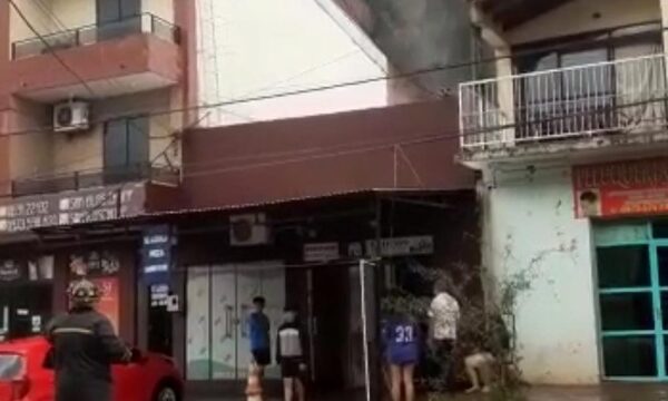 Inquilinos salen ilesos pero incendio dejamillonarias pérdidas en Hernandarias – Diario TNPRESS