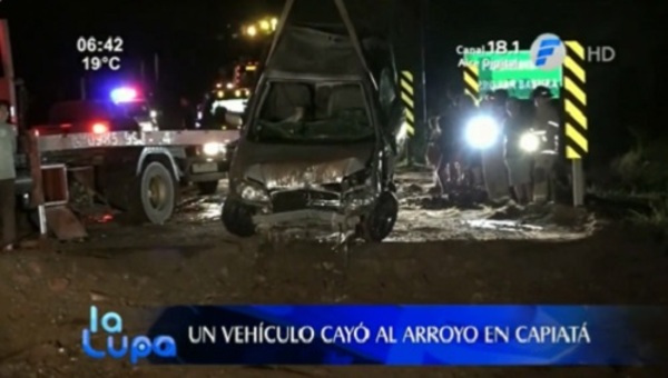 Vehículo cae en arroyo cuyo puente se derrumbó por el “sismo” en Capiatá