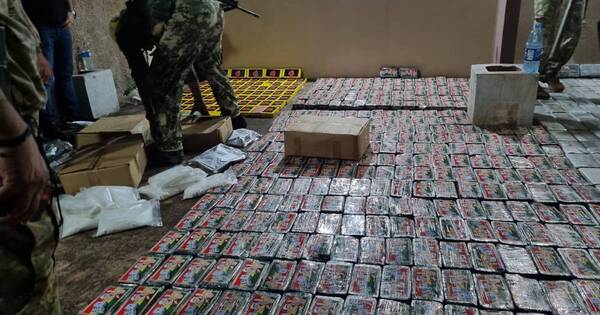 La Nación / Duro golpe contra el narcotráfico: decomisan una tonelada de cocaína en PJC