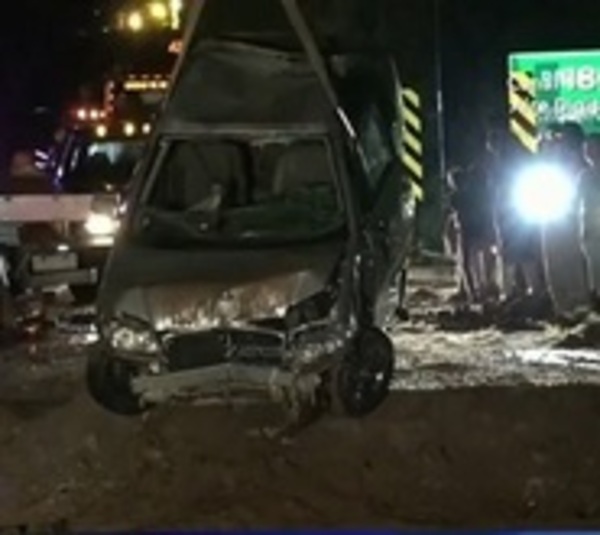 Vehículo cae a un arroyo en Capiatá - Paraguay.com