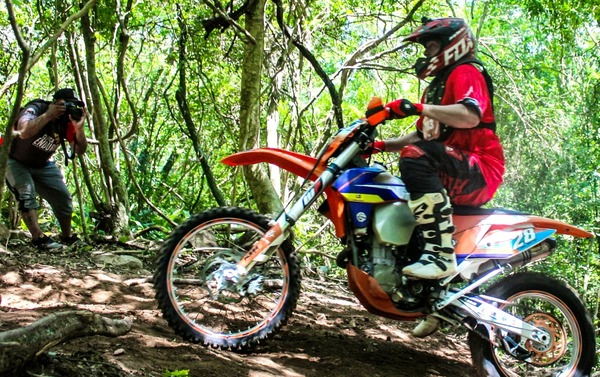 Todo el gran show del Enduro visita el circuito de Piribebuy •