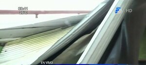 Furiosa tormenta destecha vivienda de humilde familia en Itaguá | Noticias Paraguay