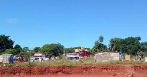 La Nación / Temporal arrasó con techos y viviendas completas en asentamientos de Areguá