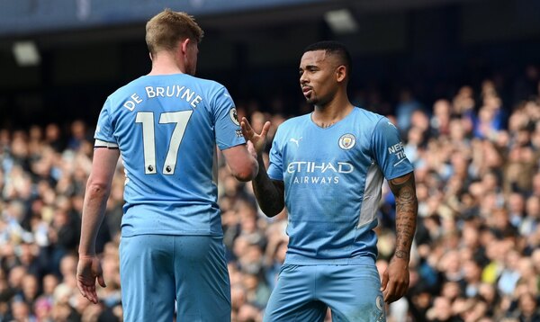 Con cuatro goles de Gabriel Jesus, City golea a Watford y mete presión al Liverpool