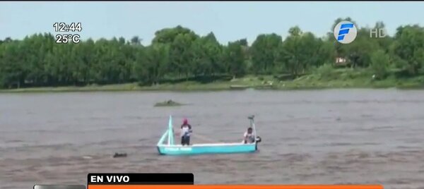 ¡Súper cruel! Obligaron a un caballo a cruzar rio caminando - PARAGUAYPE.COM