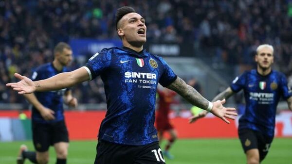 Inter vence a Roma y apunta al Scudetto