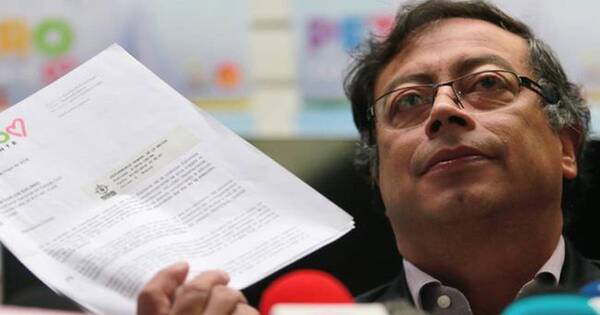 La Nación / El jefe del Ejército colombiano carga contra el candidato presidencial Gustavo Petro