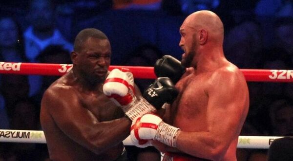 ¡Un furioso KO! Tyson Fury retiene su título en histórica jornada del boxeo británico
