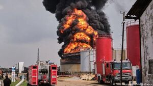 Al menos 100 muertos en incendio de refinería ilegal en Nigeria