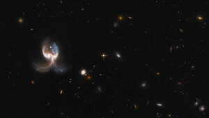 Diario HOY | Telescopio espacial capta un "ala de ángel", que se formó tras la fusión de 2 galaxias