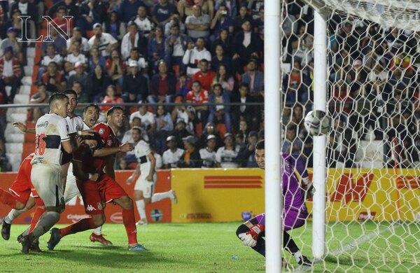 Versus / ¡Con mucho carácter! Olimpia resurgió y remontó un partido muy bravo - PARAGUAYPE.COM