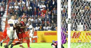 La Nación / Gran remontada de Olimpia