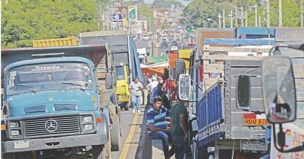 La Nación / Castigo de los bloqueadores de rutas