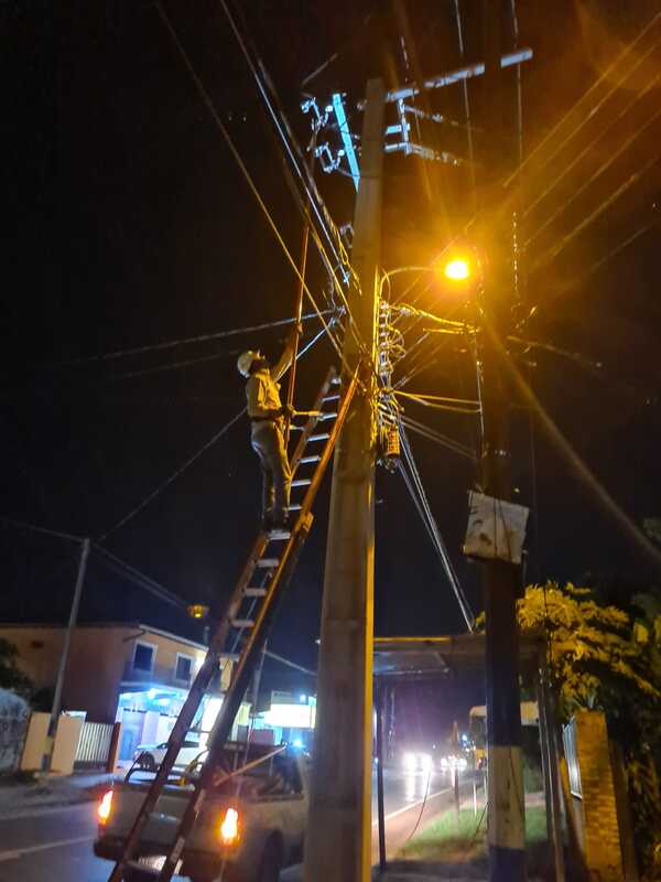 ANDE refuerza trabajos para reponer energía eléctrica tras último temporal - .::Agencia IP::.