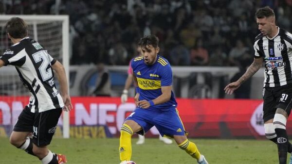 Óscar Romero asiste en la victoria de Boca Juniors