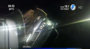 Vuelco de automóvil en Yaguarón, debido al mal camino tras temporal | Noticias Paraguay