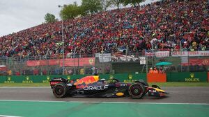 Max Verstappen triunfa en Imola