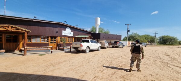 Allanan estancias en el Chaco dentro de operativo contra estructura que envíaba cocaína a Europa - .::Agencia IP::.