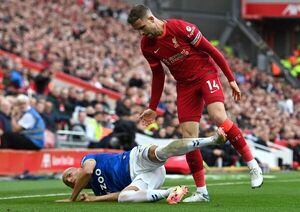Robertson y Origi deciden el derbi de Liverpool - Fútbol Internacional - ABC Color