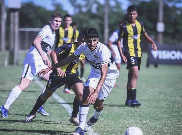 Cuatro victorias y un empate en la Sub 15 - APF