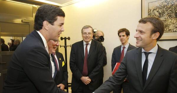 La Nación / Presidenciable paraguayo saluda a Macron