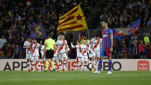 Barcelona cae ante Rayo, que se acerca a la salvación