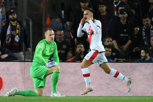 El Barça no aprovecha la bola extra; el Rayo toma el Camp Nou - Fútbol Internacional - ABC Color