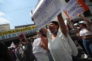 Mexicanas protestan por el feminicidio de Debanhi y mujeres desaparecidas - Mundo - ABC Color