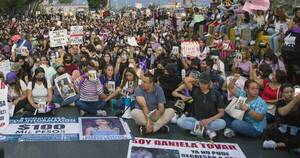 La Nación / Debanhi Escobar: masiva protesta en México clama justicia