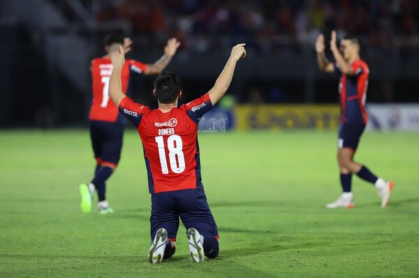 Versus / Con su alternativo, Cerro cumple ajustadamente y se mantiene cerca del líder - PARAGUAYPE.COM