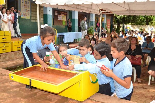 Bibliotecas viajeras llegan a escuela de Itauguá - Nacionales - ABC Color