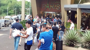 Brasileños aprovecharon feriado para realizar sus compras en tiendas de CDE - La Clave