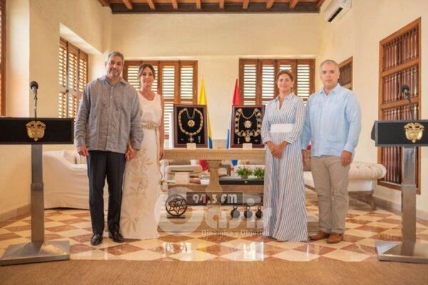 Mario Abdo recibe la máxima distinción del Gobierno de Colombia