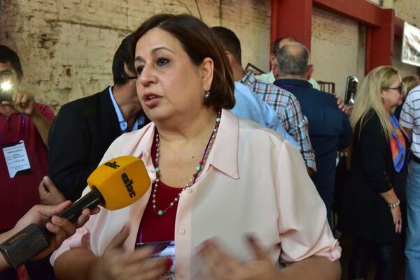 Esperanza Martínez: “Nuestra mirada es construir el gran consenso de la oposición” - Nacionales - ABC Color