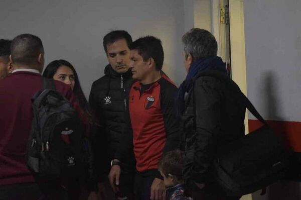 Una buena para Olimpia: El Pulga no jugará en Colón por lesión - Olimpia - ABC Color