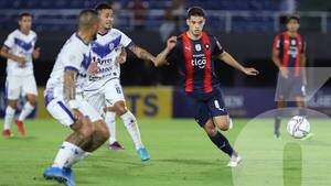 Crónica / Mostró la chapa de campeón tras el triunfo: “Por algo tenemos este sello en la camiseta”