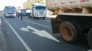 Camioneros llegaron hasta Asunción exigiendo medidas para reducir precios de combustibles