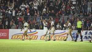 Olimpia remonta un 0-2 tras casi seis años