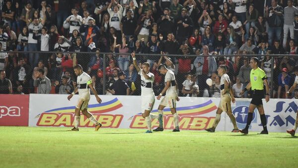 Olimpia remonta un 0-2 tras casi seis años