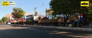 Camioneros de Itá permanecerán apostados sobre Eusebio Ayala casi De la Victoria - Nacionales - ABC Color