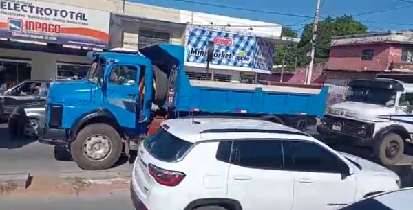 Camioneros ingresaron a Asunción 'sabiendo que no tienen que hacerlo', según Policía