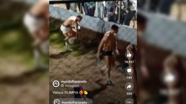 Jugadores de Olimpia salieron en bóxer de la cancha